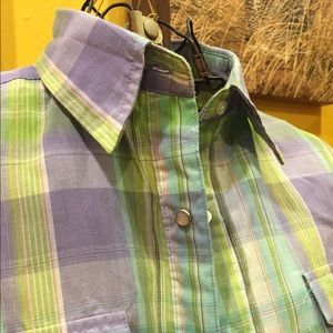 Cute Wrangler sleeveless western top